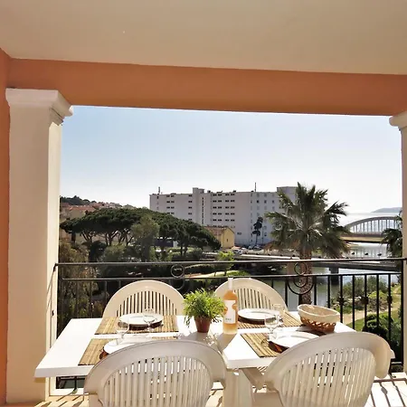 Port Marine Apartment