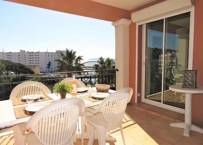 Port Marine Apartment