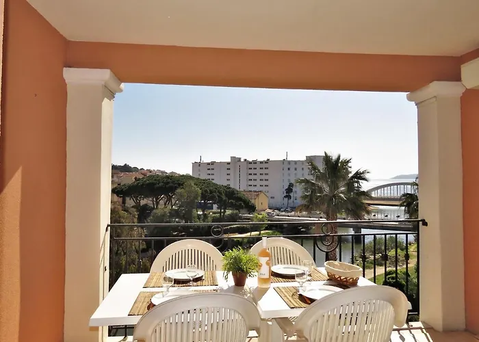 Port Marine Apartment